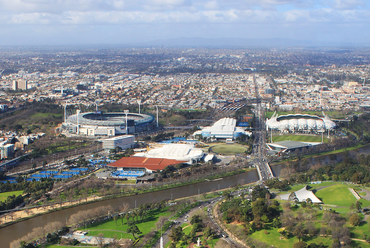 Melbourne, Arts Center és környéke, tervező: Sebestyén Loránd és a Roy Grounds Studio (Wikipedia)