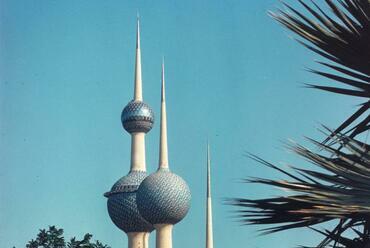 Kuvait-tornyok, Kuvaitváros (Malene Bjørn, 1976). Fotó: ArkDes Collections