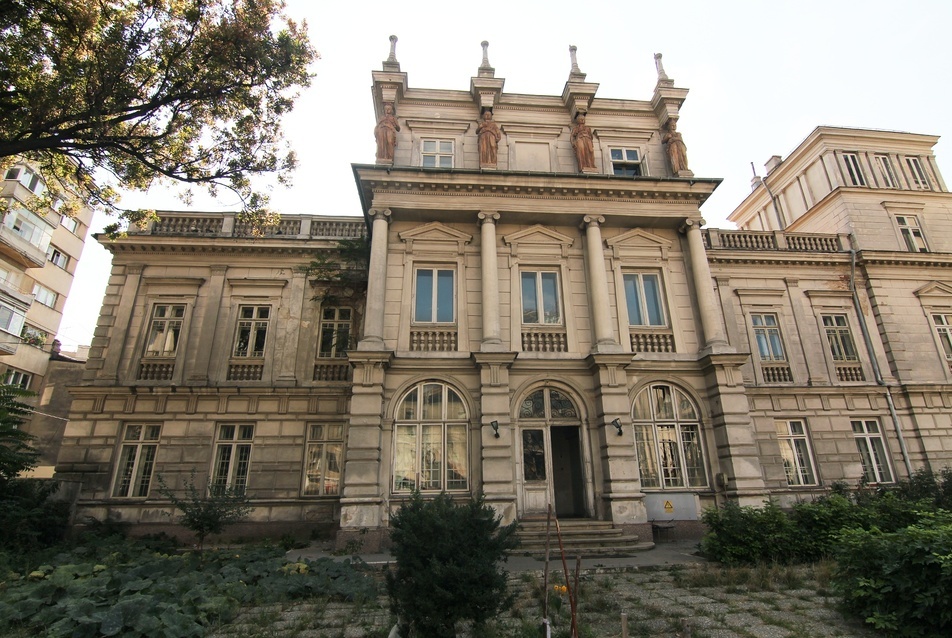Áruházzá alakítják Bukarest egykori uralkodói rezidenciáját