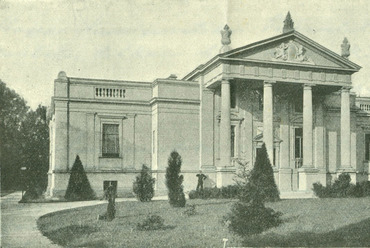 Archív fénykép az 1892-ben befejezett Lenck-villáról a múzeummá történő átépítés  (1910-1913) előtt. A kép forrása: Építészettörténeti Értékleltár, az eredeti Győr-Moson-Sopron Megye Soproni Levéltárában
