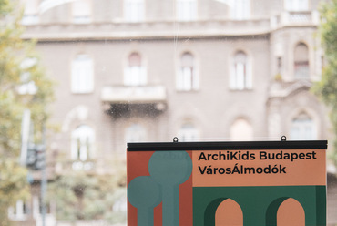 ArchiKids – VárosÁlmodók 2020  plakátja– KÉK – fotó: Dorkó Dániel
