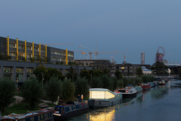 Denizen Works: Floating Church, úszó templom és közösségi tér Londonban – a Genezis – fotó © Gilbert McCarragher