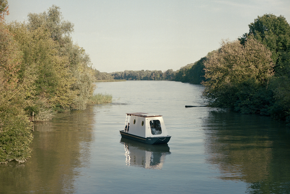 Sneci – Lakóhajó a Tisza-tavon