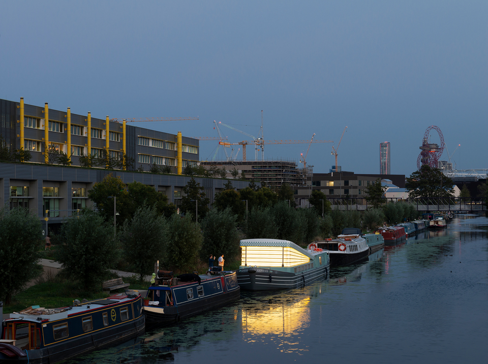 Denizen Works: Floating Church, úszó templom és közösségi tér Londonban – a Genezis – fotó © Gilbert McCarragher