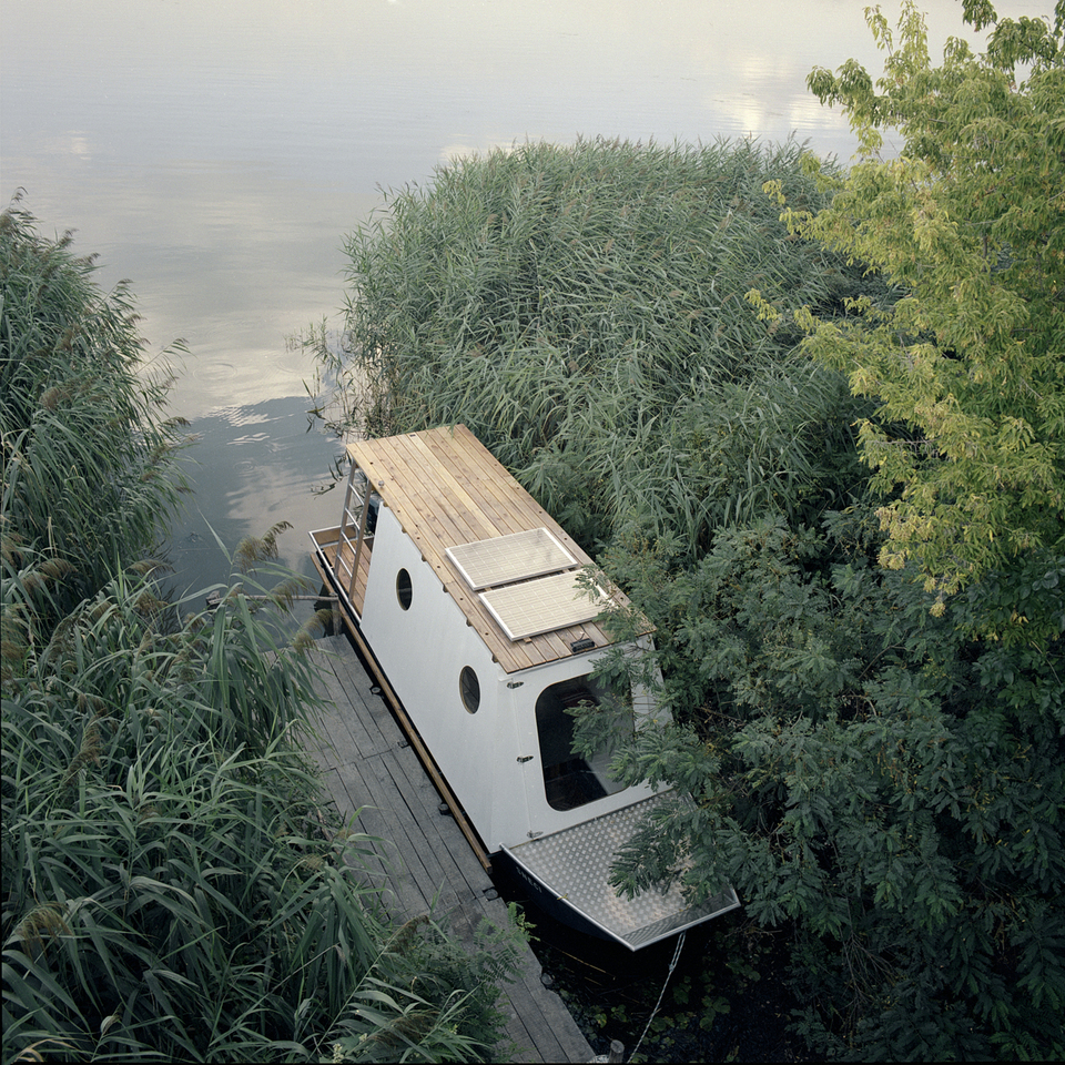 Sneci – Lakóhajó a Tisza-tavon – terv: Bene Tamás – fotó: Máté Balázs 