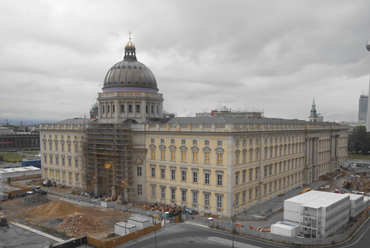 Humboldt Forum 2020. július 9. - Forrás: cam01.berlinerschloss-webcam.de