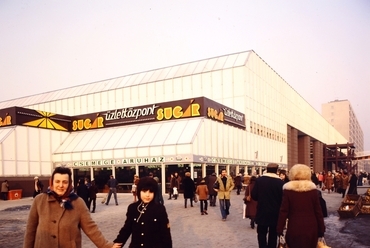 barkácsáruház az Őrs vezér terén a Gyakorló köznél, 1983, Forrás: Fortepan, Adományozó: Gábor Viktor