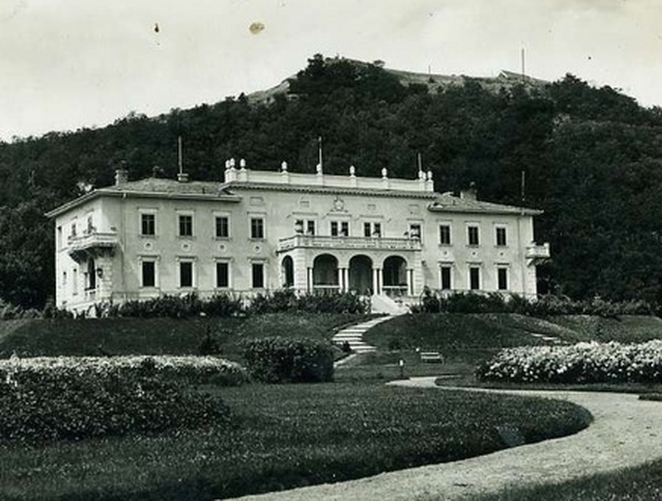 Tihany, Habsburg József főherceg kastélya 1930 körül, tervező: Kotsis Iván (képeslap)