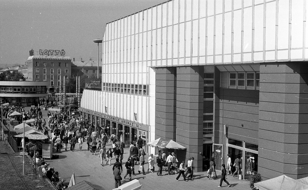 Örs vezér tere, Sugár Üzletközpont, 1983, Forrás: Fortepan, Adományozó: Magyar Rendőr