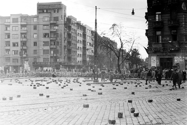 Móricz Zsigmond körtér, szemben a Bartók Béla út, 1956. Forrás: Fortepan