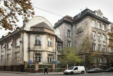 1911–1912, Mester utcai Felsőkereskedelmi Iskola (ma Szent István Közgazdasági Szakgimnázium és Kollégium), Budapest IX., Mester u. 56–58., Kapolka Gábor felvétele, 2014.