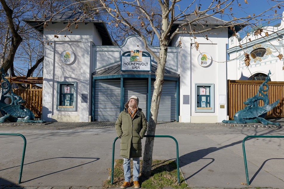 SÁRKÁNYOK ÉS DELFINEK PESTEN ÉS BUDÁN // Egy hely + Építészfórum