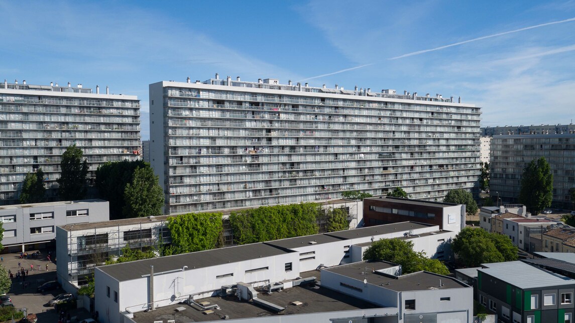A Grand Parc három épületének átalakítása, 530 lakásos szociális lakóépület (Frédéric Druot-val és Christophe Hutin-nal közösen), fotó: Philippe Ruault