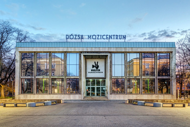 A városközpont egyik elsőként elkészült közösségi épülete, a Szrogh György által tervezett, hatvanéves Dózsa Filmszínház a közelmúltban újult meg, műemléki védettségéhez méltó módon.