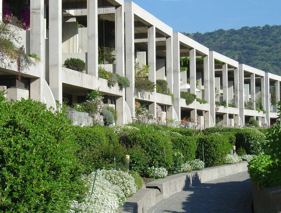 Condominio Golf de Manquehue, La Barnachea, 1994. Forrás cazuzegers.cl, fotó Isabel Fernández, Guy Werborne, Belén Muguiro