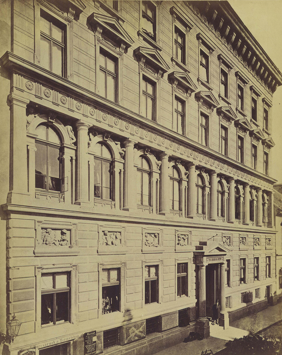 Budapest, Váci utca 66., 1900 körül, tervező: Weber Antal, kivitelező: id. Bobula János (Fortepan/ Budapest Főváros Levéltára/Klösz György fényképei)