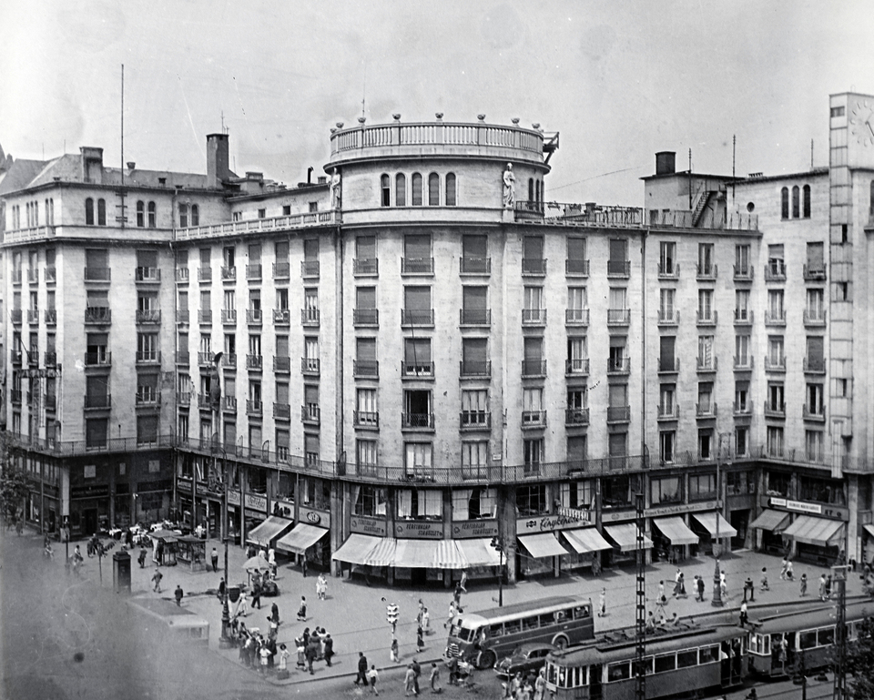 Budapest, Rákóczi út 2. 1955-ben, tervező: Hültl Dezső (Fortepan/Bencze László)