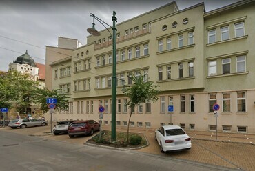 Szeged, Tisza Lajos körút 97., tervező: Várnay Marianne (Forrás: Google Streetview)