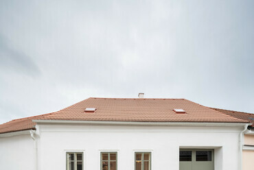 Atelier 111 Architekti: Kozina House, Trhové Sviny, Csehország. Fotó: Alex Shoots Buildings