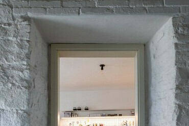 Atelier 111 Architekti: Kozina House, Trhové Sviny, Csehország. Fotó: Alex Shoots Buildings