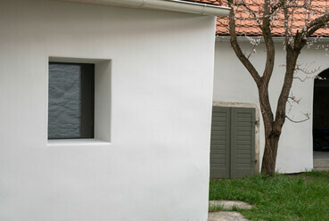 Atelier 111 Architekti: Kozina House, Trhové Sviny, Csehország. Fotó: Alex Shoots Buildings