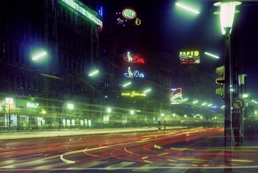 A budapesti Erzsébet (ekkor Lenin) körút, a Dohány utca sarkáról a Rákóczi út felé nézve, egy 1968-as felvételen. Forrás: Fortepan / Fortepan