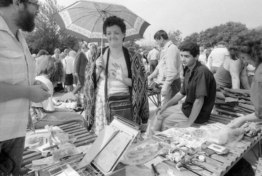 Etele tér, "KGST-piac", 1990. Forás: Fortepan / Erdei Katalin