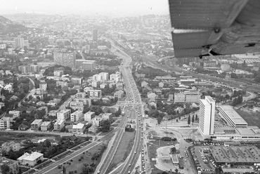 Légifotó az M1-M7 közös szakaszáról és a Budaörsi út környékéről, 1978. Forrás: Fortepan / Magyar Rendőr