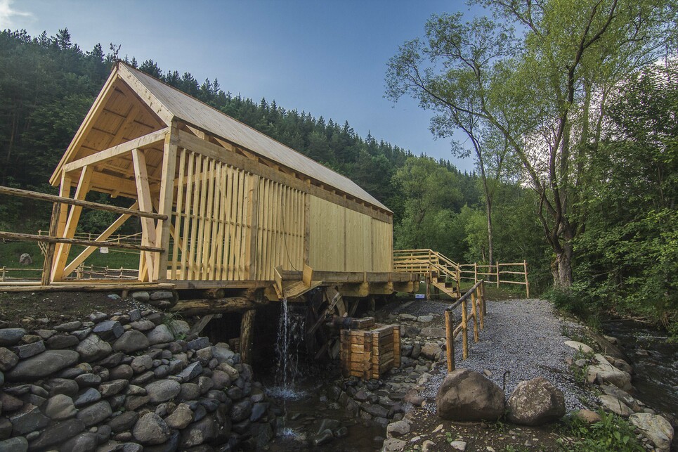 Vízifűrész Ivón – Tervező: Larix Stúdió – Fotó: Szigeti Vajk István 