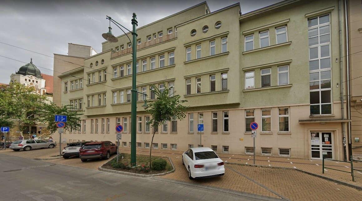 Szeged, Tisza Lajos körút 97., tervező: Várnay Marianne (Forrás: Google Streetview)