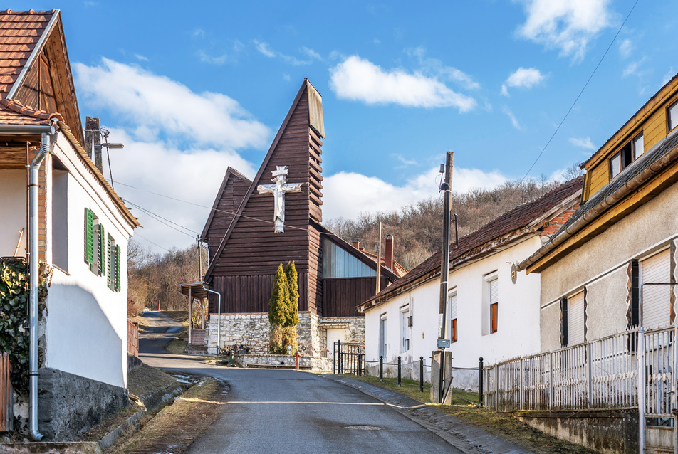 Anyagok, gondolatok, geometriák - Újabb öt templom a szocializmus éveiből