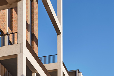 Kingston Egyetem, Town House – Tervező: Grafton Architects – Fotó: Ed Reeve, Dennis Gilbert, Alice Clancy