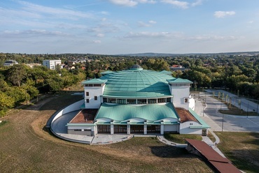 Uszoda, Gödöllő. Forrás: Prefa