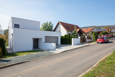 Vörös Gábor: Modern ihletésű családi ház Kőszegen. Fotó: Bujnovszky Tamás