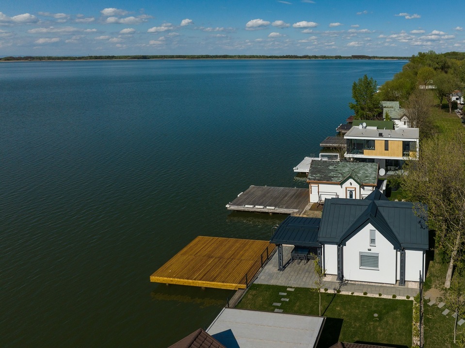 Yacht Klub, Abádszalók. Forrás: Prefa