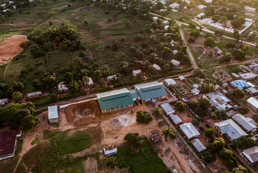 Szent Raphael Szemészeti Klinika, Mbuji-Mayi, Kongó - Épül a ciszterna, 2019 - fotó: Hajdú D. András
