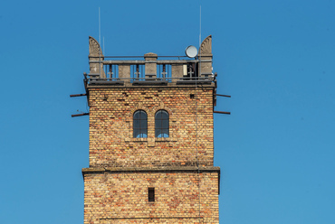A 39 méter magas torony csak rövid ideig látta el a funkcióját, jelenleg viszont kilátóként minden szintje, egészen a tetejéig látogatható.