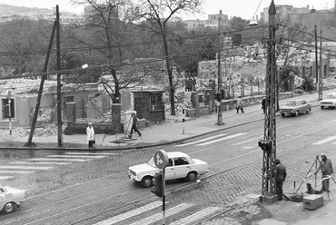 Bontási munkák a Budaörsi út - Hegyalja út - Alkotás utca találkozásánál, 1975. Forrás: Fortepan / Bojár Sándor