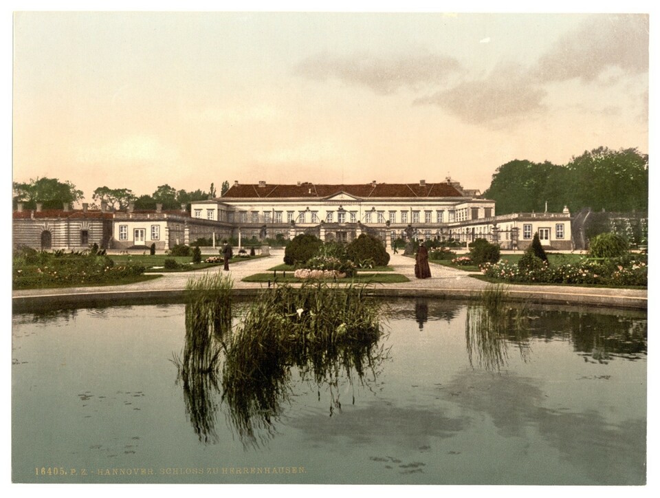A kastély 1895-körül, utólag színezett fényképen