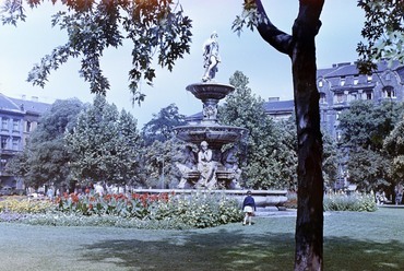 Erzsébet (Engels) tér, Danubius-kút, 1962. Forrás: Fortepan / FŐFOTÓ