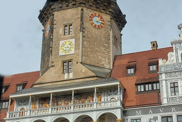 A loggia újrafestett falképekkel 2022-ben, Forrás: bausituation-dresden.de