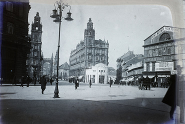 fortepan_95209: Ferenciek tere (Kígyó tér), Klotild paloták, háttérben az Erzsébet híd, 1909. Forrás: Fortepan / Magyar Földrajzi Múzeum / Kerekes J. Zoltán