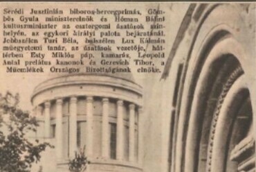 Csoportfotó többek között Lux Kálmánnal és Gerevich Tiborral a kápolna lépcsőjén, Kép forrása - Budapesti Hírlap képes mellélklete, 1935. június 13-i szám