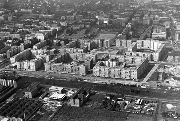 Légifotó Lágymányosról. A kép közepén a BEAC sporttelep, a későbbi Skála áruház helye, balra a Fehérvári út, 1963. Forrás: Fortepan / MHSZ