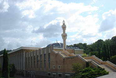 Paolo Portoghesi, Vittorio Gigliotti és Sami Mousawi: Római nagymecset és kulturális központ. Forrás: Wikimedia Commons