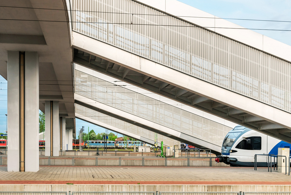Korlátok közt a vasút felett – az év hídjai 2023