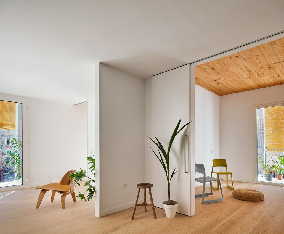 85 szociális lakás Cornellàban, Barcelona, Spanyolország. (2020) Tervező: Peris Toral. Fotó: ArchDaily