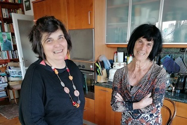Jobbra a beszélgetés alanya, Preisich Katalin, balra az interjút készítő Zöldi Anna. Fotó: Kovács Dániel