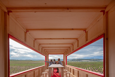 An Elevated Table in the Landscape / Jennyfher Alvarado, Alvaro Gonzalez. Forrás: Concétrico / Fotó: Josema Cutillas