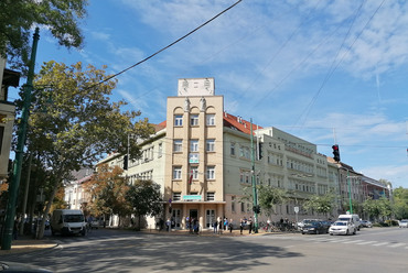 Az egykori OTI-székház Szegeden, ma rendelőintézet. Fotó: Kovács Dániel, 2022